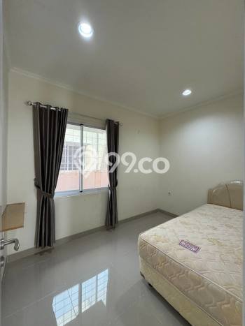 Disewakan! Rumah 4 Kamar Tidur &
2 Kamar Mandi di Gading Serpong, Tangerang Disewakan! Rumah 4 Kamar Tidur &
2 Kamar Mandi di Gading Serpong, Tangerang