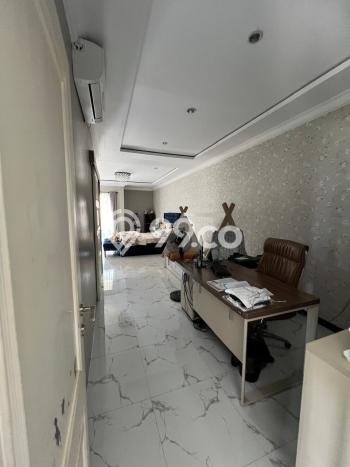 Hunian Elit LB 450m2 Siap Pakai Desain Elegan di Gading Serpong, Tangerang Hunian Elit LB 450m2 Siap Pakai Desain Elegan di Gading Serpong, Tangerang
