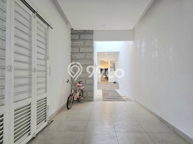 Ready to Use! Premium House LT 375m2 Desain Modern di BSD Taman Giri Loka Ready to Use! Premium House LT 375m2 Desain Modern di BSD Taman Giri Loka