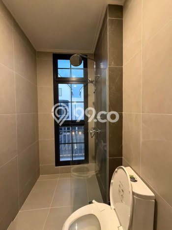 Disewakan Rumah Murah di Summarecon Serpong Tangerang dengan 4 KT Disewakan Rumah Murah di Summarecon Serpong Tangerang dengan 4 KT