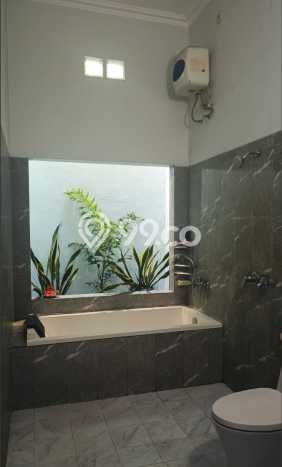 Rumah Strategis Minimalis Lb 235m2 di Serpong Utara, Tangerang Selatan Rumah Strategis Minimalis Lb 235m2 di Serpong Utara, Tangerang Selatan