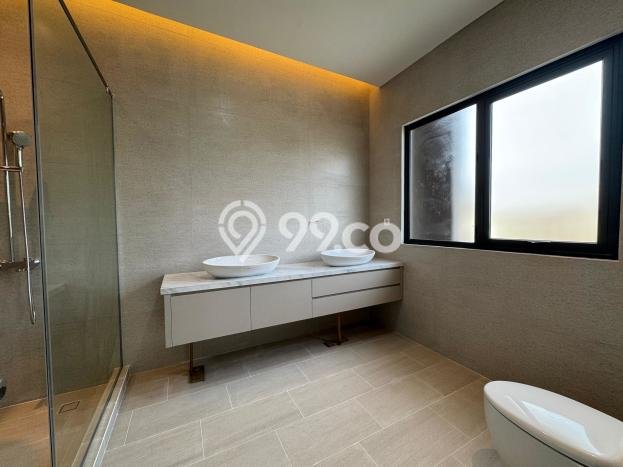 Hunian Mewah LB 428m2 Siap Pakai Desain Elegan di BSD Green Wich, Tangerang Hunian Mewah LB 428m2 Siap Pakai Desain Elegan di BSD Green Wich, Tangerang