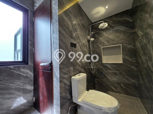 Rumah Elit Modern Tanpa Renovasi di BSD The Icon Tangerang Rumah Elit Modern Tanpa Renovasi di BSD The Icon Tangerang