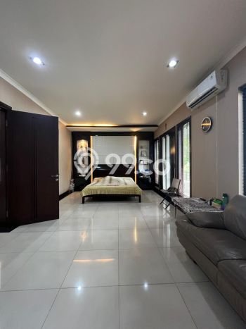 Rumah Mewah LB 450m2 Siap Pakai Desain Elegan di BSD The Green, Tangerang Rumah Mewah LB 450m2 Siap Pakai Desain Elegan di BSD The Green, Tangerang