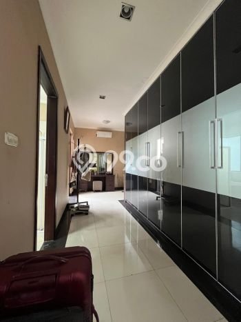 Rumah Mewah LB 450m2 Siap Pakai Desain Elegan di BSD The Green, Tangerang Rumah Mewah LB 450m2 Siap Pakai Desain Elegan di BSD The Green, Tangerang
