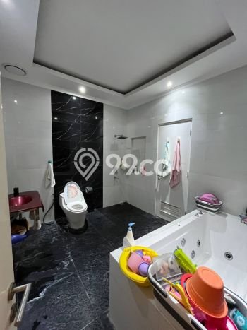 Rumah Elit LB 220m2 Siap Huni Desain Elegan di Gading Serpong IL Lago, Tangerang Rumah Elit LB 220m2 Siap Huni Desain Elegan di Gading Serpong IL Lago, Tangerang