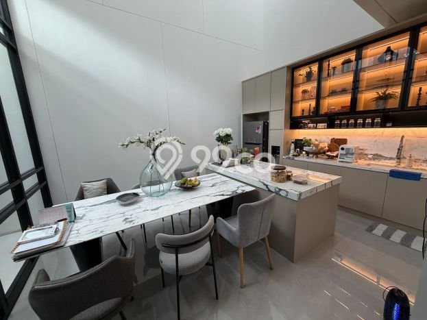 Rumah Eksklusif Siap Huni LT 246m2 di BSD, Tangerang Selatan Rumah Eksklusif Siap Huni LT 246m2 di BSD, Tangerang Selatan