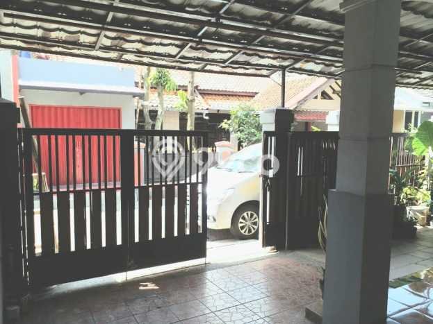 Rumah lama terawat area antapani Rumah lama terawat area antapani