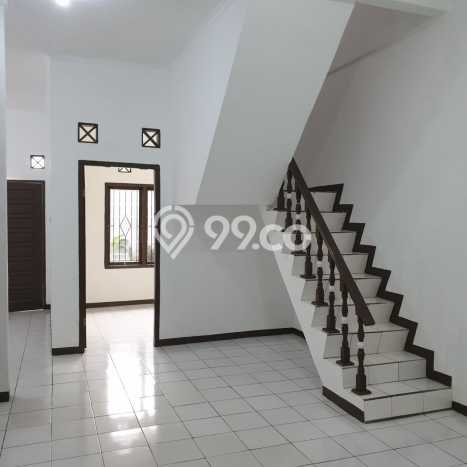 DIJUAL CEPAT! Rumah Sariwangi, Bandung, Luas 194m2m² LB 220m2m² DIJUAL CEPAT! Rumah Sariwangi, Bandung, Luas 194m2m² LB 220m2m²