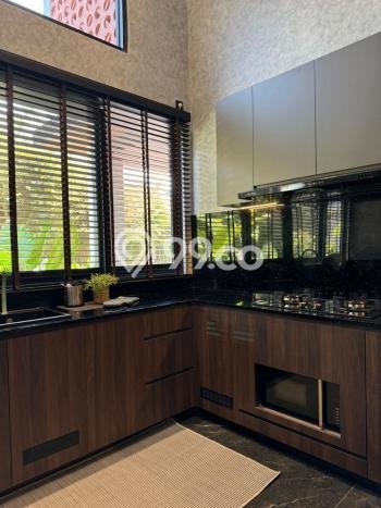 Rumah Megah Modern Siap Huni di Kota Baru Parahyangan Bandung Rumah Megah Modern Siap Huni di Kota Baru Parahyangan Bandung