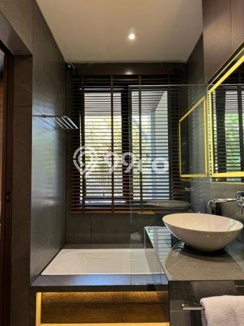 Rumah Megah Modern Siap Huni di Kota Baru Parahyangan Bandung Rumah Megah Modern Siap Huni di Kota Baru Parahyangan Bandung