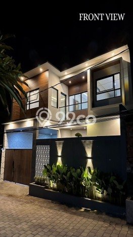 HUNIAN BERKELAS! Rumah Premium Umalas, Badung, Luas Tanah 150m² Luas Bangunan 230m² HUNIAN BERKELAS! Rumah Premium Umalas, Badung, Luas Tanah 150m² Luas Bangunan 230m²