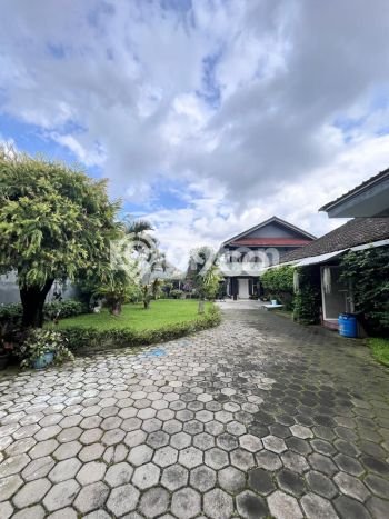 Rumah area Batu, Batu, LT 1100m2m² Bangunan 500m2m² Rumah area Batu, Batu, LT 1100m2m² Bangunan 500m2m²