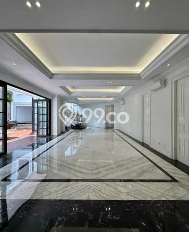 Rumah Luxury Modern Tanpa Renovasi di Pondok Indah Jakarta Selatan Rumah Luxury Modern Tanpa Renovasi di Pondok Indah Jakarta Selatan