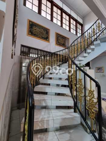 Rumah Elit Akses Mudah di Jakarta Selatan Semi Furnished Rumah Elit Akses Mudah di Jakarta Selatan Semi Furnished