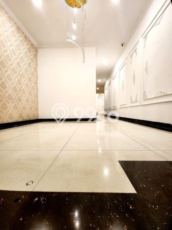 Rumah Luxury Modern Tanpa Renovasi di Jati Padang Jakarta Selatan Rumah Luxury Modern Tanpa Renovasi di Jati Padang Jakarta Selatan