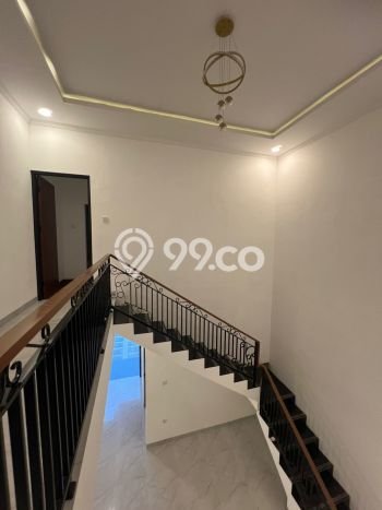Dijual Rumah Eksklusif 4 KT di Jatiwaringin, Jakarta Timur Dijual Rumah Eksklusif 4 KT di Jatiwaringin, Jakarta Timur