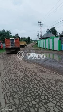 AREA KOMERSIAL! Gudang di Cariu, Luas 3200m2m², Akses Utama AREA KOMERSIAL! Gudang di Cariu, Luas 3200m2m², Akses Utama