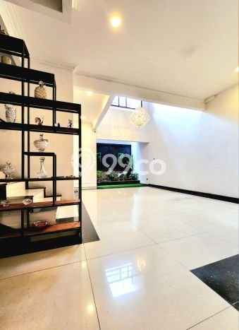 Rumah Luxury Modern Tanpa Renovasi di Jati Padang Jakarta Selatan Rumah Luxury Modern Tanpa Renovasi di Jati Padang Jakarta Selatan