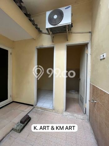 Rumah sewa siap pakai 4 Kamar Tidur di Mulyosari, Surabaya Rumah sewa siap pakai 4 Kamar Tidur di Mulyosari, Surabaya