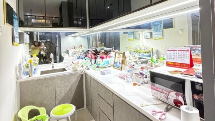 Rumah Mewah LB 0m2 Siap Huni Desain Elegan di Pakuwon City, Surabaya Rumah Mewah LB 0m2 Siap Huni Desain Elegan di Pakuwon City, Surabaya