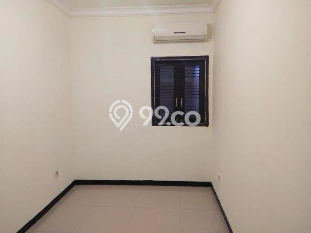 Disewakan! Rumah 3 Kamar Tidur &
2 Kamar Mandi di Mulyosari, Surabaya Disewakan! Rumah 3 Kamar Tidur &
2 Kamar Mandi di Mulyosari, Surabaya