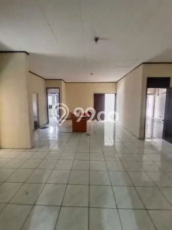 Disewakan! Rumah 6 Kamar Tidur &
4 Kamar Mandi di Fatmawati, Jakarta Selatan Disewakan! Rumah 6 Kamar Tidur &
4 Kamar Mandi di Fatmawati, Jakarta Selatan