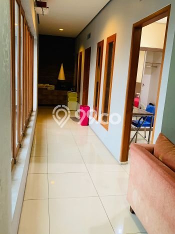 Rumah Asri di , 7 KT, Lingkungan Strategis, Luas 550m2m² LB 350m2m² Rumah Asri di , 7 KT, Lingkungan Strategis, Luas 550m2m² LB 350m2m²