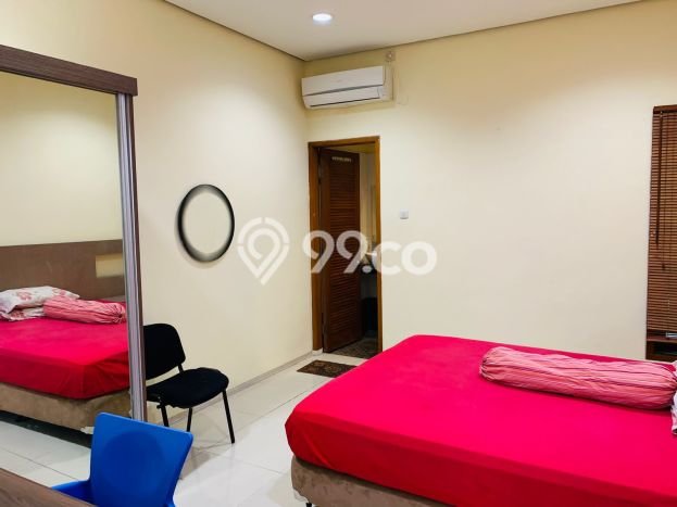 Rumah Asri di , 7 KT, Lingkungan Strategis, Luas 550m2m² LB 350m2m² Rumah Asri di , 7 KT, Lingkungan Strategis, Luas 550m2m² LB 350m2m²