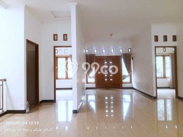 Disewakan! Rumah 9 Kamar Tidur &
5 Kamar Mandi di Kemang, Jakarta Selatan Disewakan! Rumah 9 Kamar Tidur &
5 Kamar Mandi di Kemang, Jakarta Selatan
