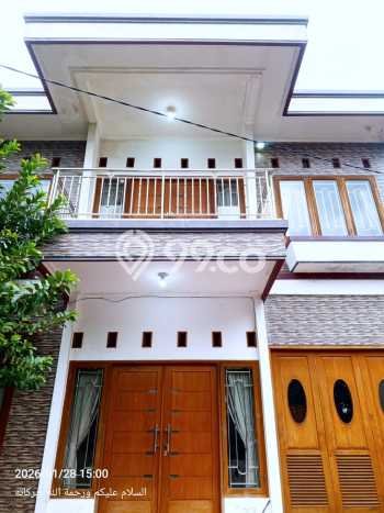 Disewakan! Rumah 9 Kamar Tidur &
5 Kamar Mandi di Kemang, Jakarta Selatan Disewakan! Rumah 9 Kamar Tidur &
5 Kamar Mandi di Kemang, Jakarta Selatan