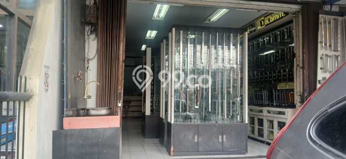 LOKASI PREMIUM! Ruko di Percetakan Negara, Luas 360m², Pusat Komersial LOKASI PREMIUM! Ruko di Percetakan Negara, Luas 360m², Pusat Komersial