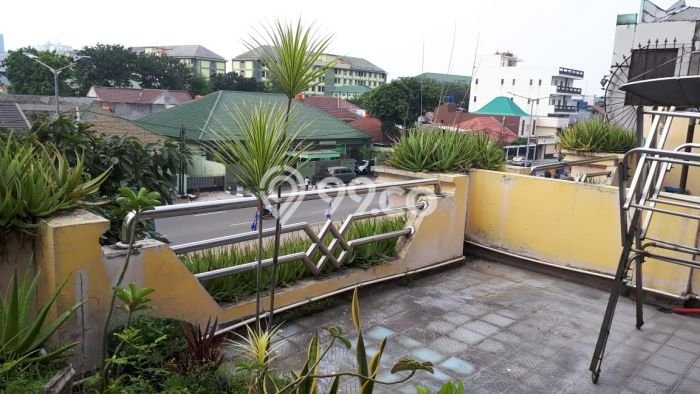Ruko Komersial Dijual di Senen Jakarta Pusat LT 162m2 & LB 648m2 Ruko Komersial Dijual di Senen Jakarta Pusat LT 162m2 & LB 648m2