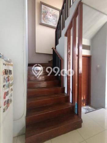 Rumah Asri di , 7 KT, Lingkungan Strategis, Luas 550m2m² LB 350m2m² Rumah Asri di , 7 KT, Lingkungan Strategis, Luas 550m2m² LB 350m2m²