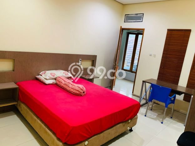 Rumah Asri di , 7 KT, Lingkungan Strategis, Luas 550m2m² LB 350m2m² Rumah Asri di , 7 KT, Lingkungan Strategis, Luas 550m2m² LB 350m2m²
