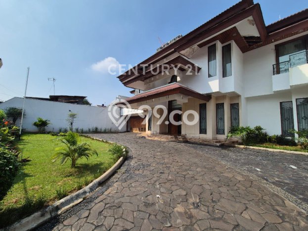 Ready to Use! Luxury House LT 1600m2 Desain Elegan di Kemang Ready to Use! Luxury House LT 1600m2 Desain Elegan di Kemang