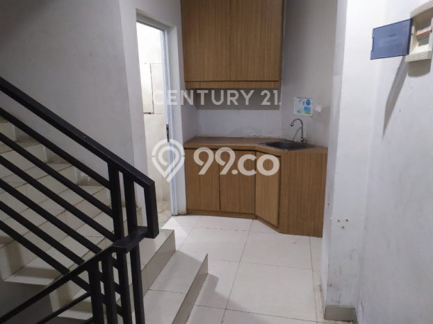 INVESTASI CERDAS! Ruko di Duren Tiga, Luas 278m2m², Area Komersial INVESTASI CERDAS! Ruko di Duren Tiga, Luas 278m2m², Area Komersial