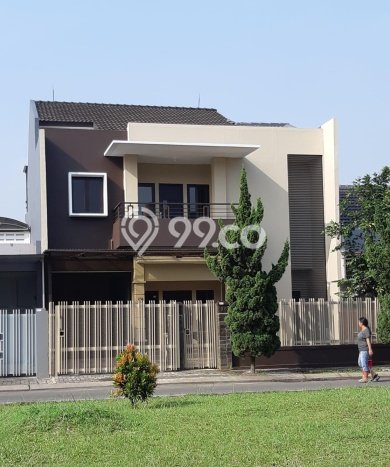 For Sale! Luxury House LT 200m2 Desain Elegan di Singgasana For Sale! Luxury House LT 200m2 Desain Elegan di Singgasana