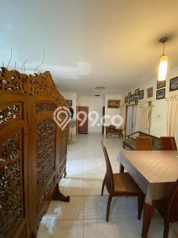 Hunian Mewah LB 200m2 Siap Huni Desain Elegan di Bintaro, Tangerang Selatan Hunian Mewah LB 200m2 Siap Huni Desain Elegan di Bintaro, Tangerang Selatan