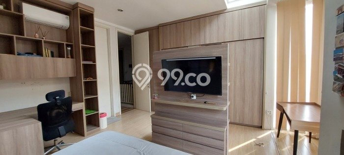 Rumah Strategis di Sektor 9-Bintaro, Dekat Sektor 9-Bintaro, Tangerang Selatan, Tangerang Selatan - 4 KT Rumah Strategis di Sektor 9-Bintaro, Dekat Sektor 9-Bintaro, Tangerang Selatan, Tangerang Selatan - 4 KT