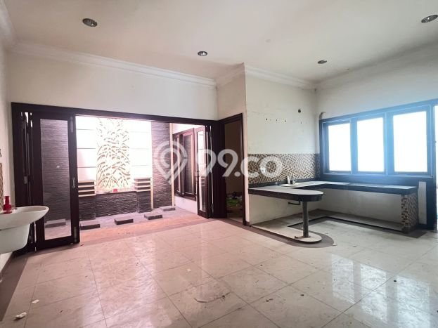 Jual Rumah Mewah Elegan Dengan View Cantik di Mulyosari, Surabaya Jual Rumah Mewah Elegan Dengan View Cantik di Mulyosari, Surabaya
