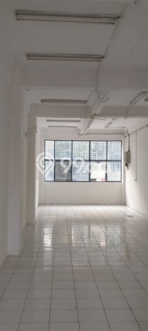 Ruko Kawasan Strategis di Cilandak, Luas 300m², Sentra Niaga Ruko Kawasan Strategis di Cilandak, Luas 300m², Sentra Niaga