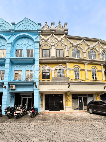 Ruko Dijual di Tangerang LT 85m2 & LB 200m2 Lokasi Terbaik! Ruko Dijual di Tangerang LT 85m2 & LB 200m2 Lokasi Terbaik!