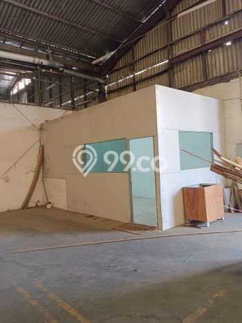 Gudang Disewa di Jakarta Utara dengan LB 1200m2 Area Komersial Ramai Gudang Disewa di Jakarta Utara dengan LB 1200m2 Area Komersial Ramai