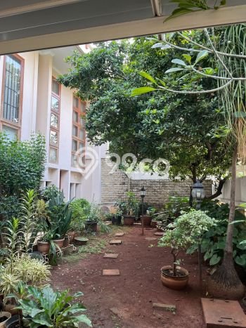 For Sale! Luxury House LT 540m2 Desain Elegan di Pulomas For Sale! Luxury House LT 540m2 Desain Elegan di Pulomas