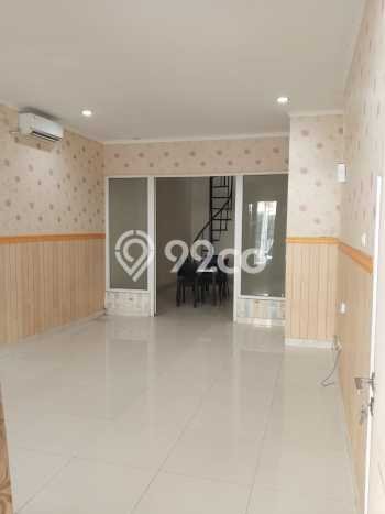 Jarang Ada! Rumah Sewa 4 Kamar Nyaman Siap Huni Semper Jarang Ada! Rumah Sewa 4 Kamar Nyaman Siap Huni Semper