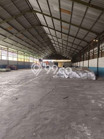 Gudang Disewa di Jakarta Utara dengan LB 1200m2 Area Komersial Ramai Gudang Disewa di Jakarta Utara dengan LB 1200m2 Area Komersial Ramai