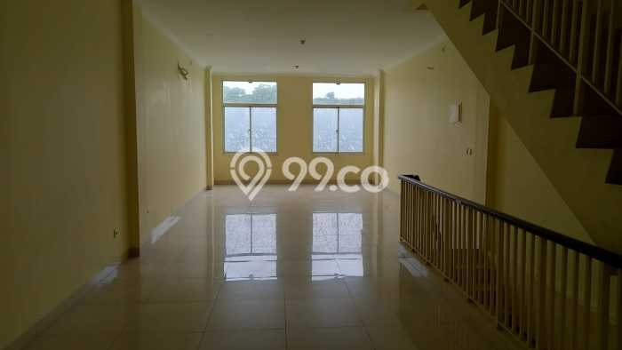 FOR RENT! Ruko di Green Lake City Cocok untuk Bisnis 235m2 FOR RENT! Ruko di Green Lake City Cocok untuk Bisnis 235m2