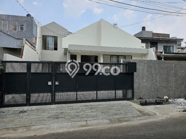 Rumah Mewah LB 185m2 Siap Huni Desain Elegan di Intercon, Jakarta Barat Rumah Mewah LB 185m2 Siap Huni Desain Elegan di Intercon, Jakarta Barat