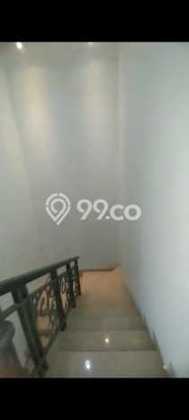 Disewakan! Rumah 3 Kamar Tidur &
2 Kamar Mandi di Green Lake City, Jakarta Barat Disewakan! Rumah 3 Kamar Tidur &
2 Kamar Mandi di Green Lake City, Jakarta Barat